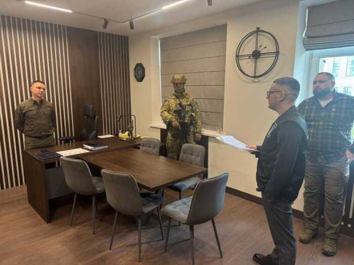 Вимагали гроші з бурштинового бізнесу: затримано високопосадовців СБУ Ігоря Бріку, Олега Токарчука, Олександра Якобчука та посередника