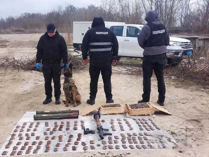 Зброя на продаж: поліція ліквідувала канал незаконного обігу боєприпасів на Чернігівщині