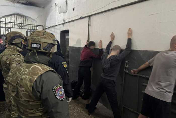 Шахрайство з камери: ув’язнені «заробили» понад пів мільйона гривень, сидячи за ґратами