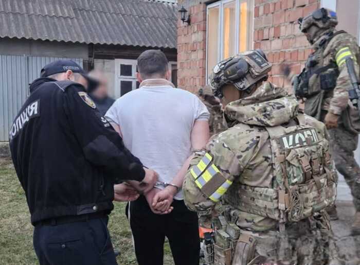 Пів мільйона з картки пораненого: на Буковині рецидивіст обікрав військового, який лікувався