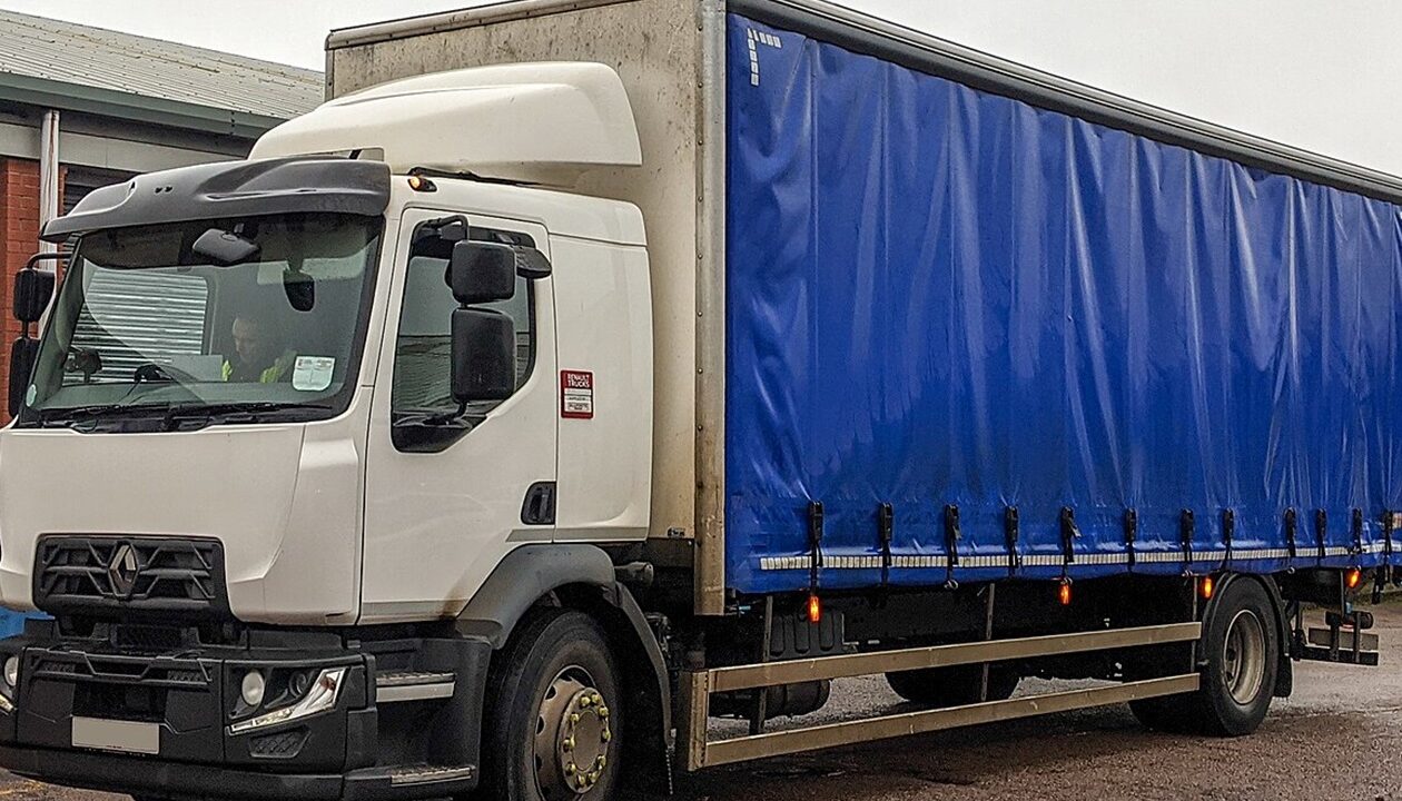 У лютому українці придбали 880 вантажівок: які марки найчастіше обирали