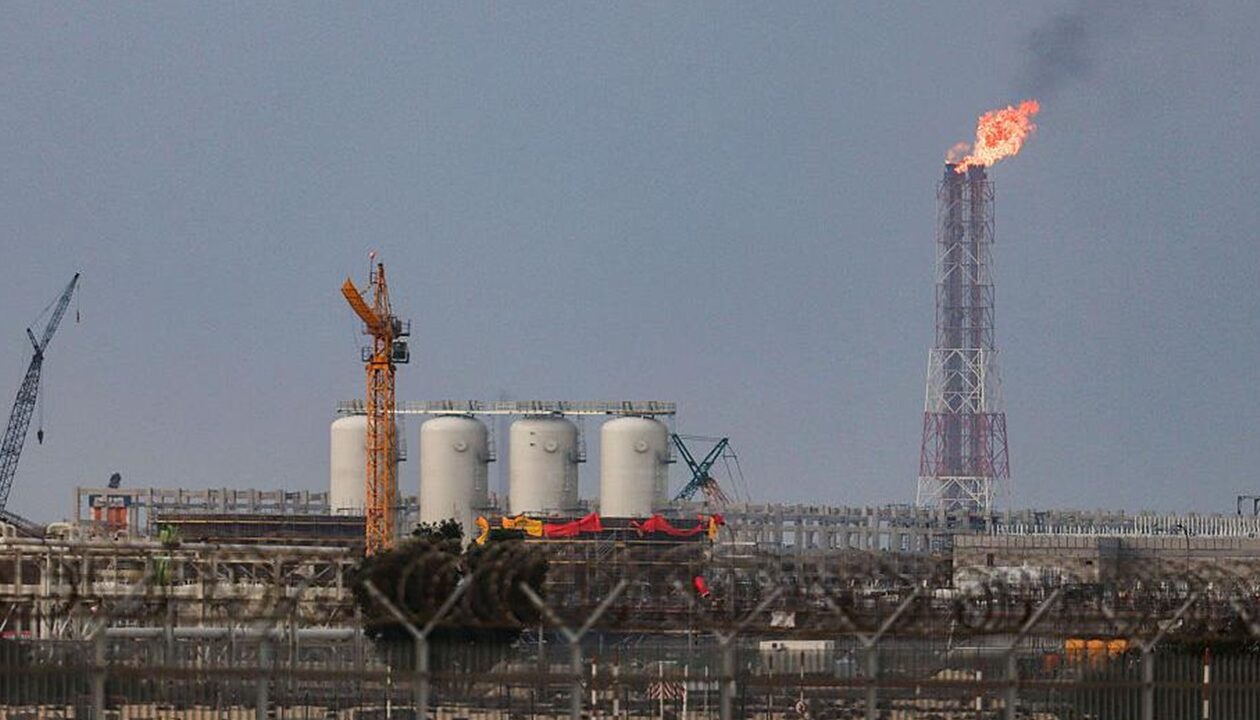 Катар повністю зупинить виробництво СПГ - ЗМІ