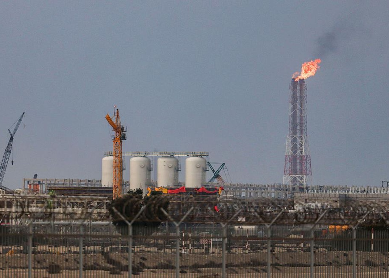 Катар повністю зупинить виробництво СПГ - ЗМІ