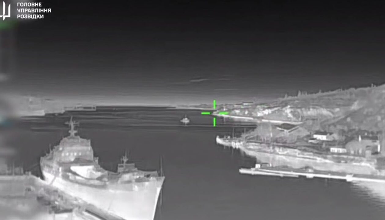 Бійці ГУР уразили вертоліт і кораблі в Криму