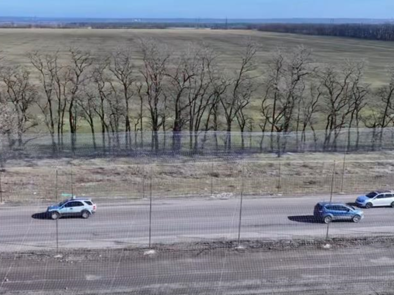 На Дніпропетровщині облаштували 42 км дороги антидроновою сіткою