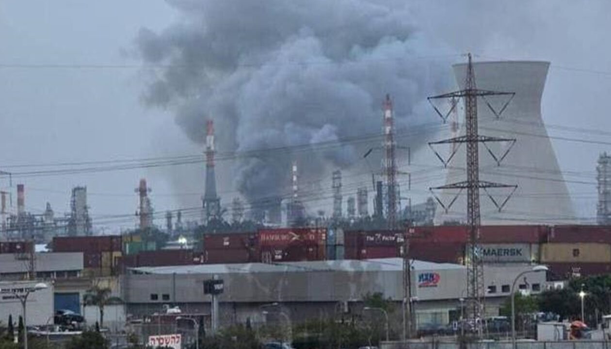Іран ударив по НПЗ в ізраїльській Хайфі - ЗМІ