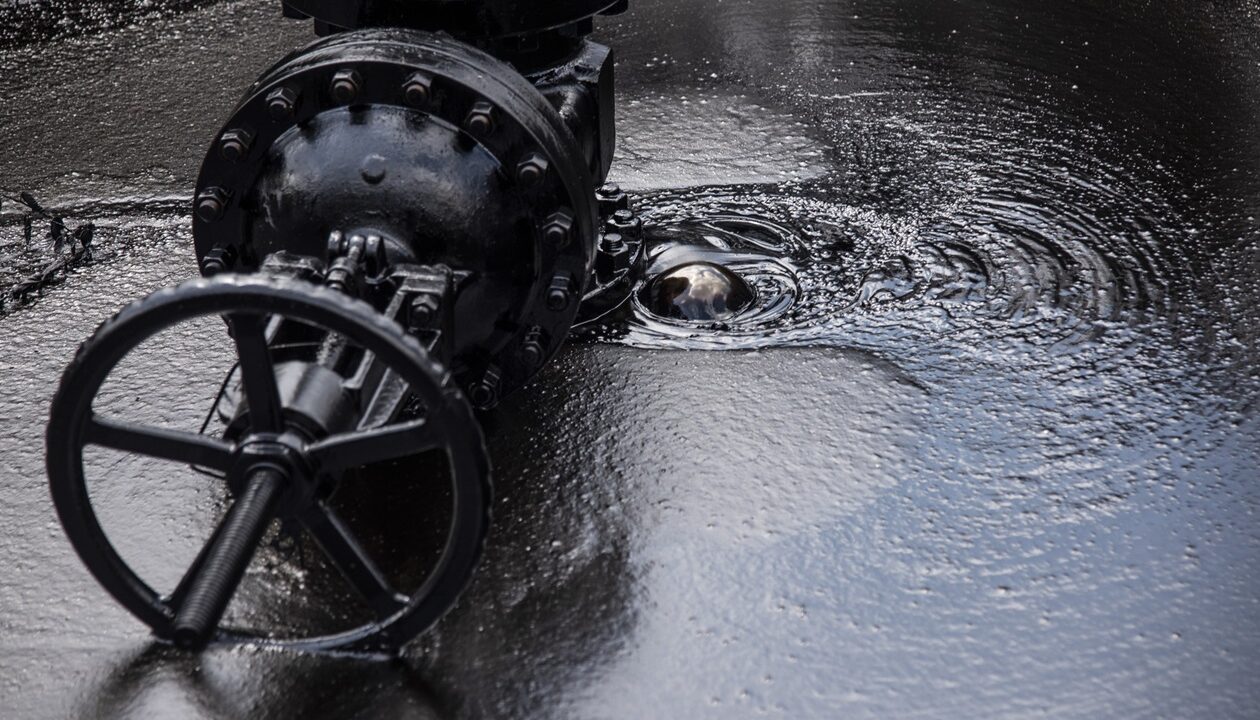 Країни МЕА почали вивільнення аварійних нафтових запасів