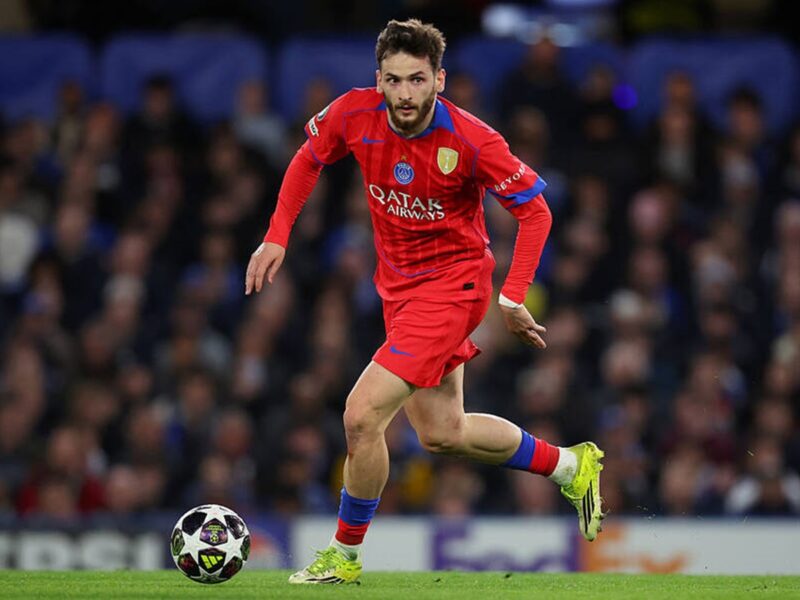 Кварацхелія зацікавив Арсенал, але у ПСЖ так само предметний інтерес