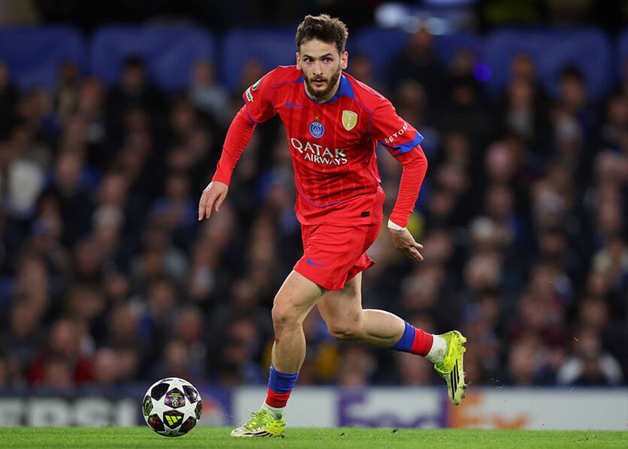 Кварацхелія зацікавив Арсенал, але у ПСЖ так само предметний інтерес