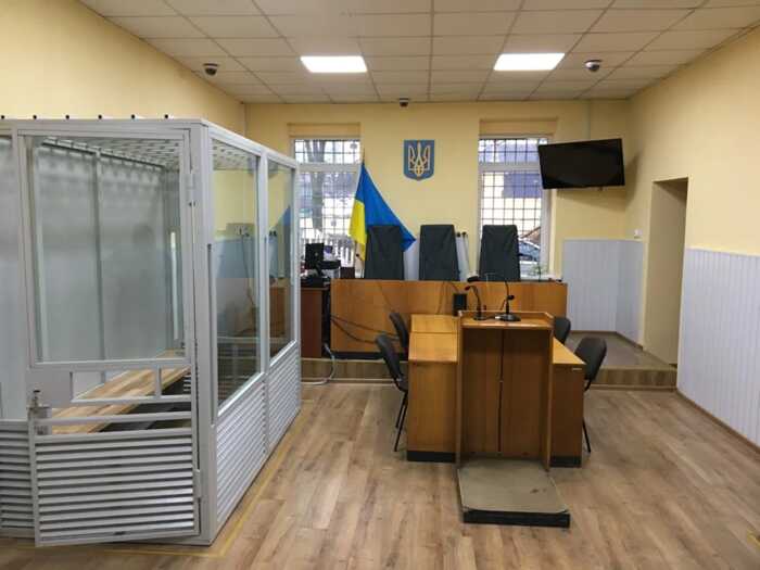 Хустський райсуд покарав чоловіка, який погрожував судді під час здійснення правосуддя