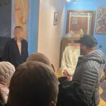 Просили до 30 тисяч доларів за «виїзд»: ДБР та СБУ затримали двох помічників нардепів у справі про шахрайство