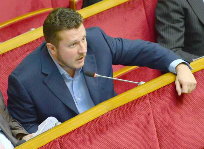 Депутат-«схемщик» Антон Яценко: мільярдні активи на родичах, “тендерна мафія”, кол-центри і втеча від журналістів