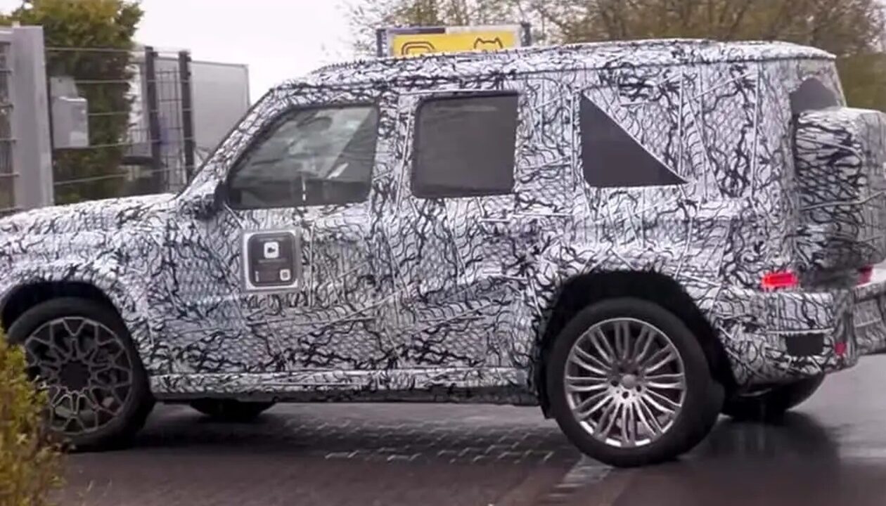 Малий Mercedes G-Class помітили на дорожніх тестах