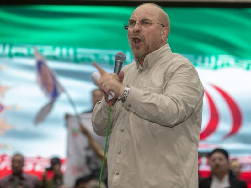 Іран пригрозив "спалити" американські війська