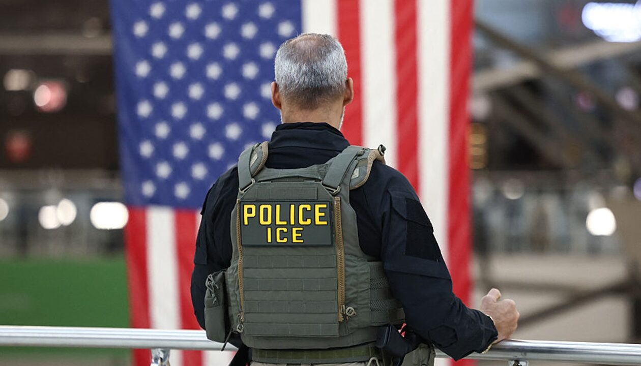 США знову депортували десятки росіян