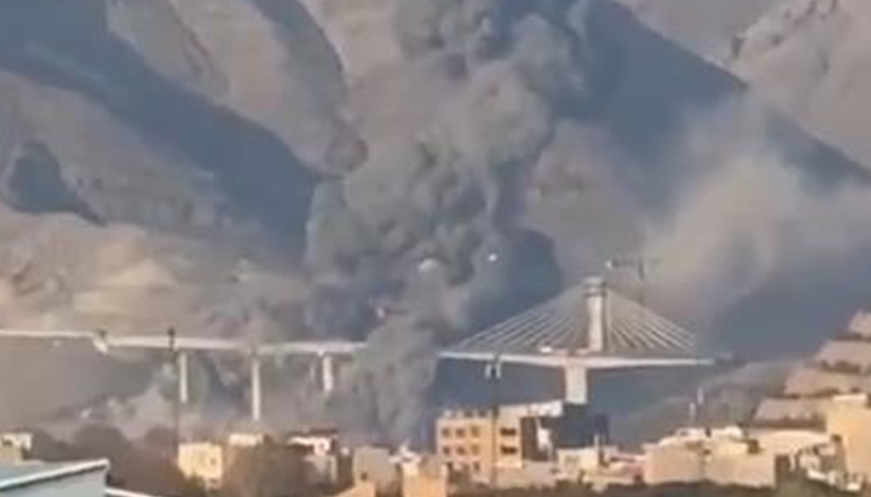 Біля Тегерана зруйнували найвищий міст