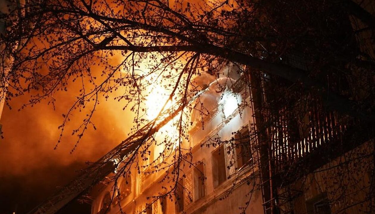 Харків у вогні: з'явилися кадри наслідків атаки