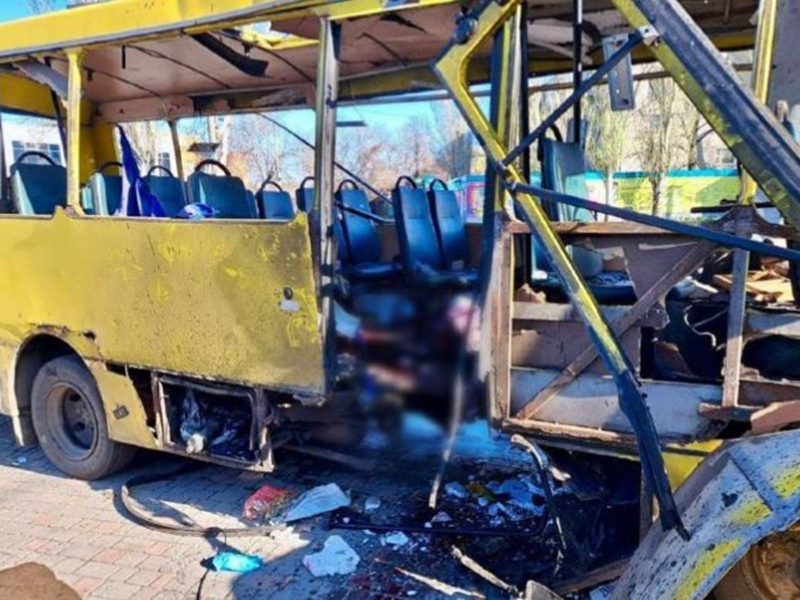 У Нікополі росіяни обстріляли автобус: троє загиблих