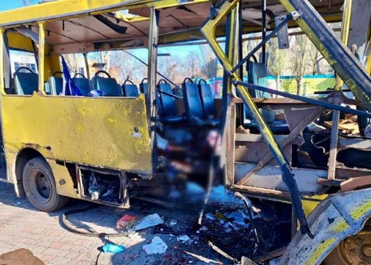 У Нікополі росіяни обстріляли автобус: троє загиблих