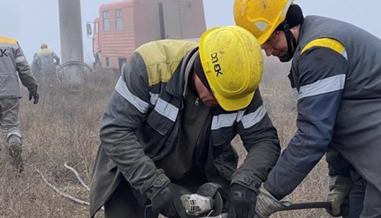 Відключення світла охопили 15 областей України