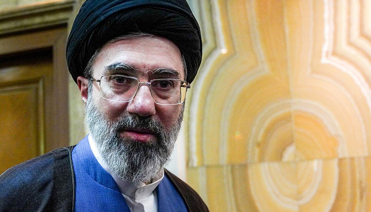 Новий лідер Ірану у тяжкому стані й не може керувати країною - розвіддані