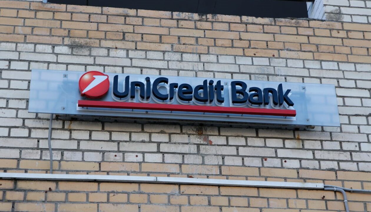 UniCredit ліквідує банк у Росії - ЗМІ