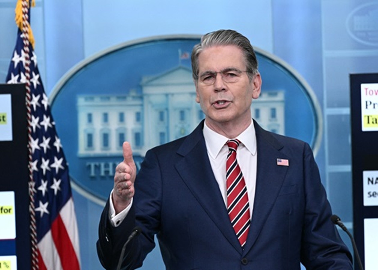 США знову тиснуть на нафту РФ: чим це обернеться для світу