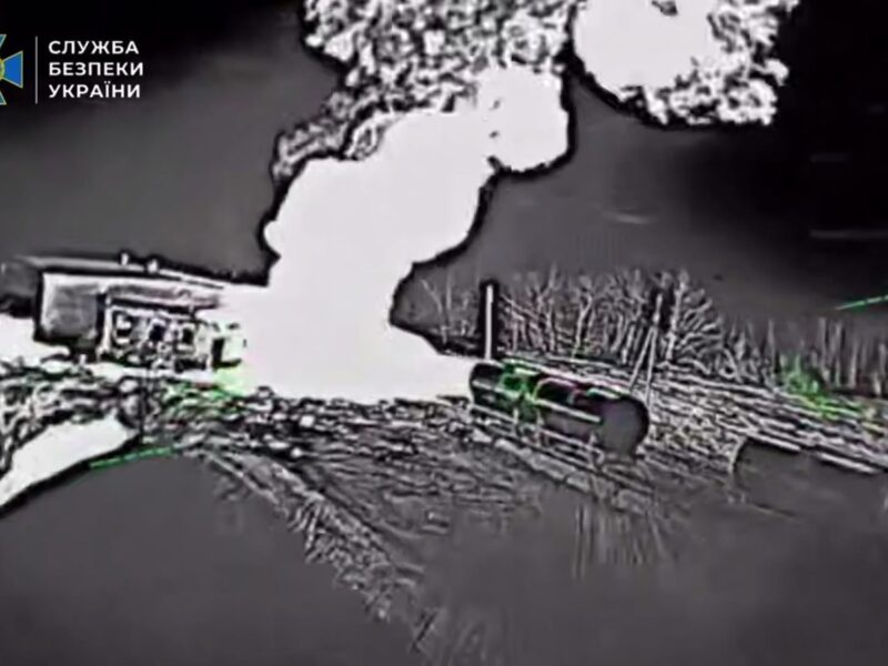 Під Луганськом знищено ешелони росіян з пальним