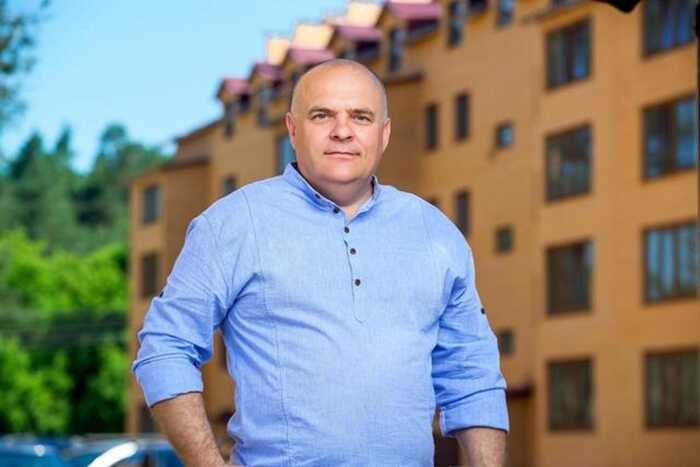 Схема Олександра Миклуша: як ексрегіонал змушує мешканців Нетішина вдруге купувати землю під їхніми будинками