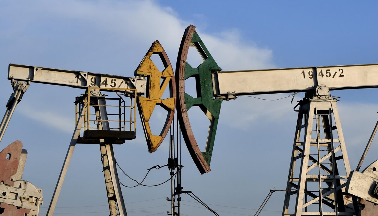 Росія рекордно скоротила видобуток нафти через атаки дронів - ЗМІ