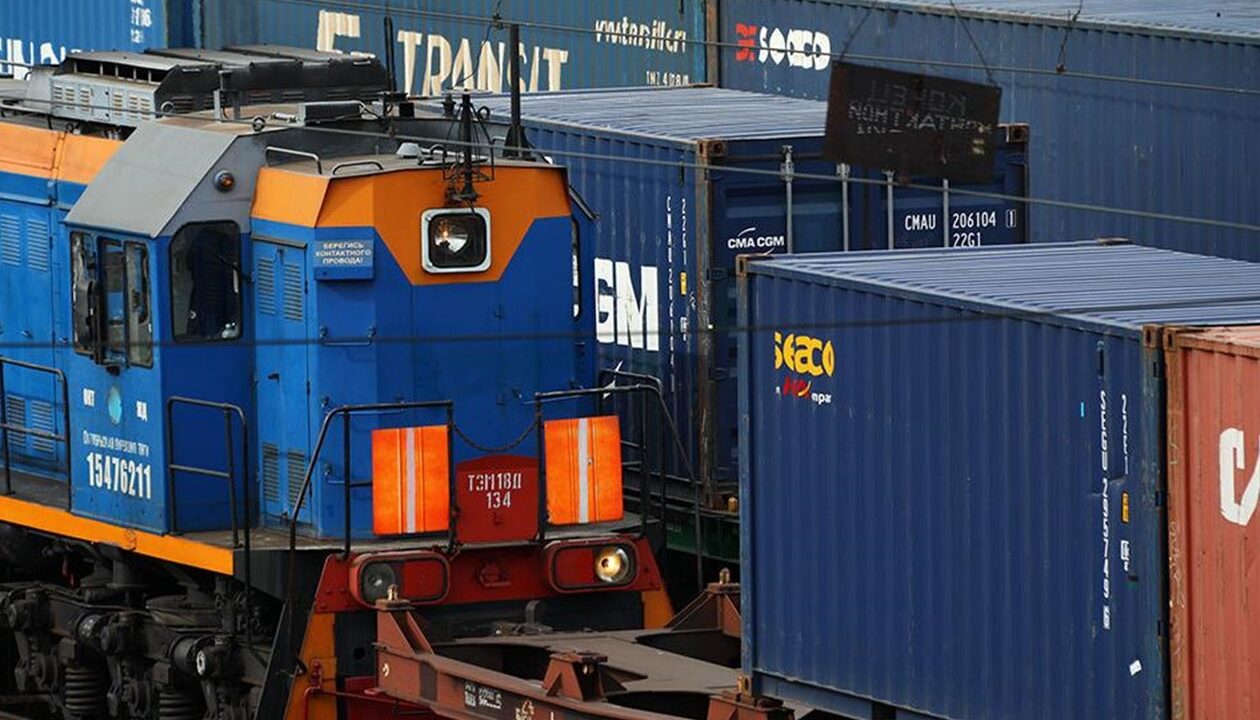 Імпортери РФ змушені уникати привозу товарів з Китаю через Казахстан - ЗМІ