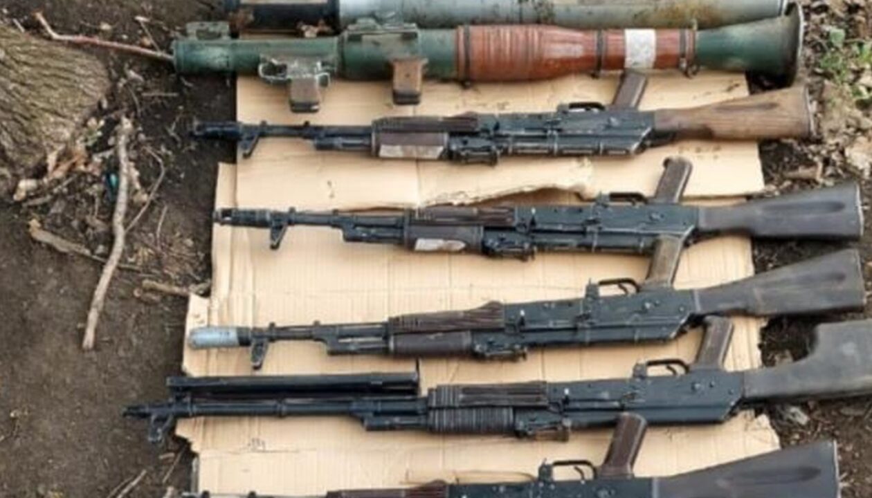 В Україні виявили 20 схронів зі зброєю