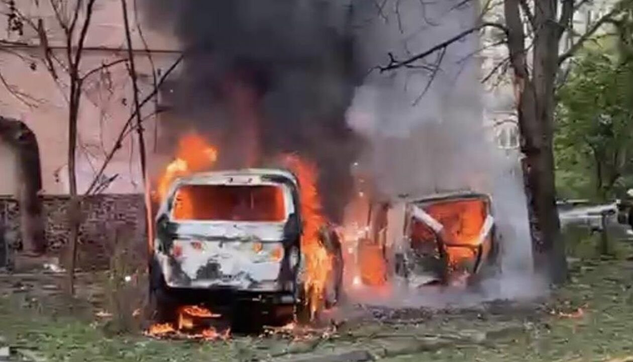 В Одесі дрон РФ упав на будинок: спалахнула пожежа