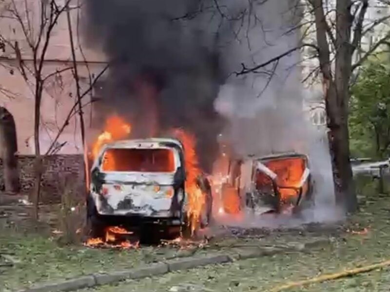 В Одесі дрон РФ упав на будинок: спалахнула пожежа