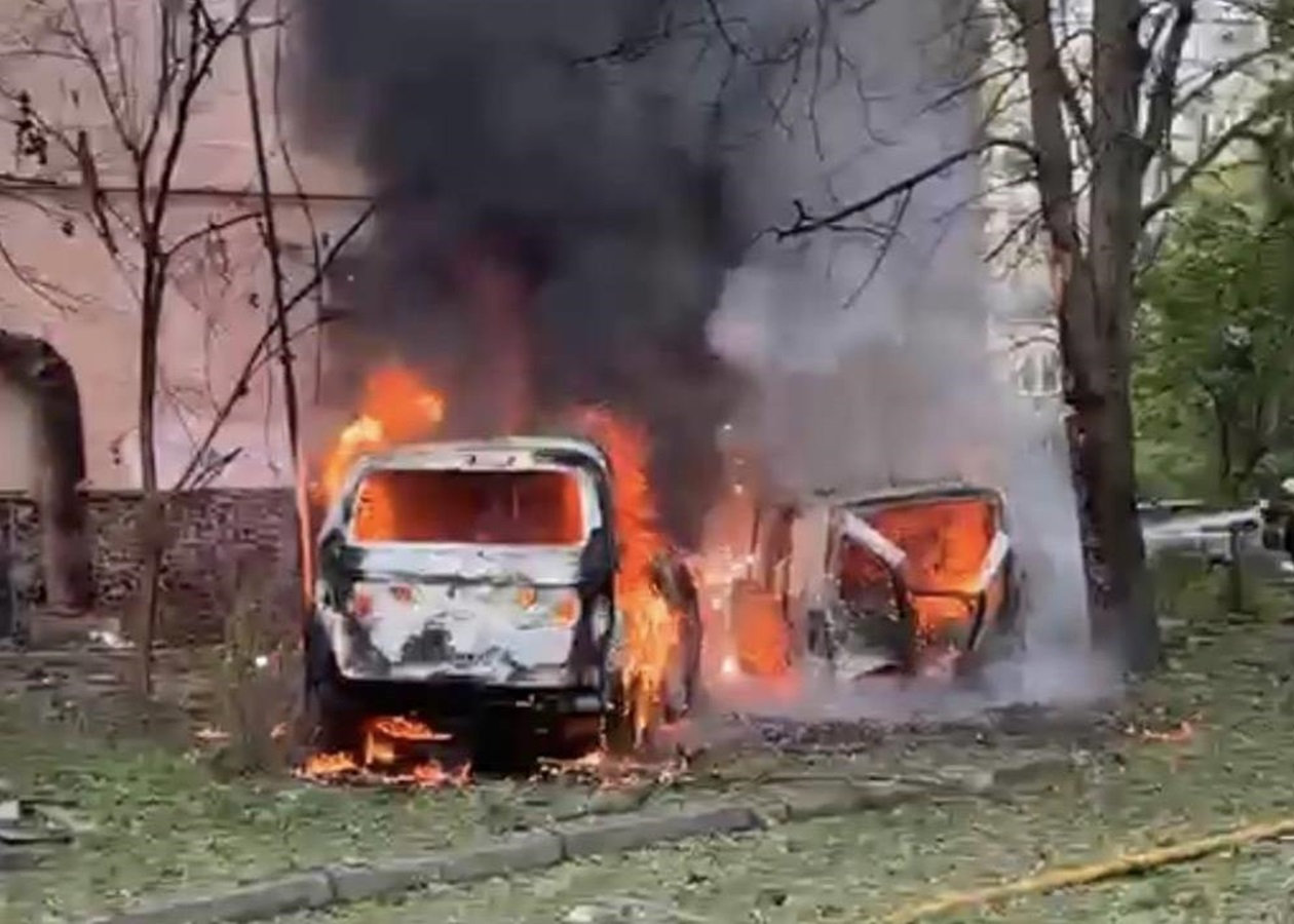 В Одесі дрон РФ упав на будинок: спалахнула пожежа