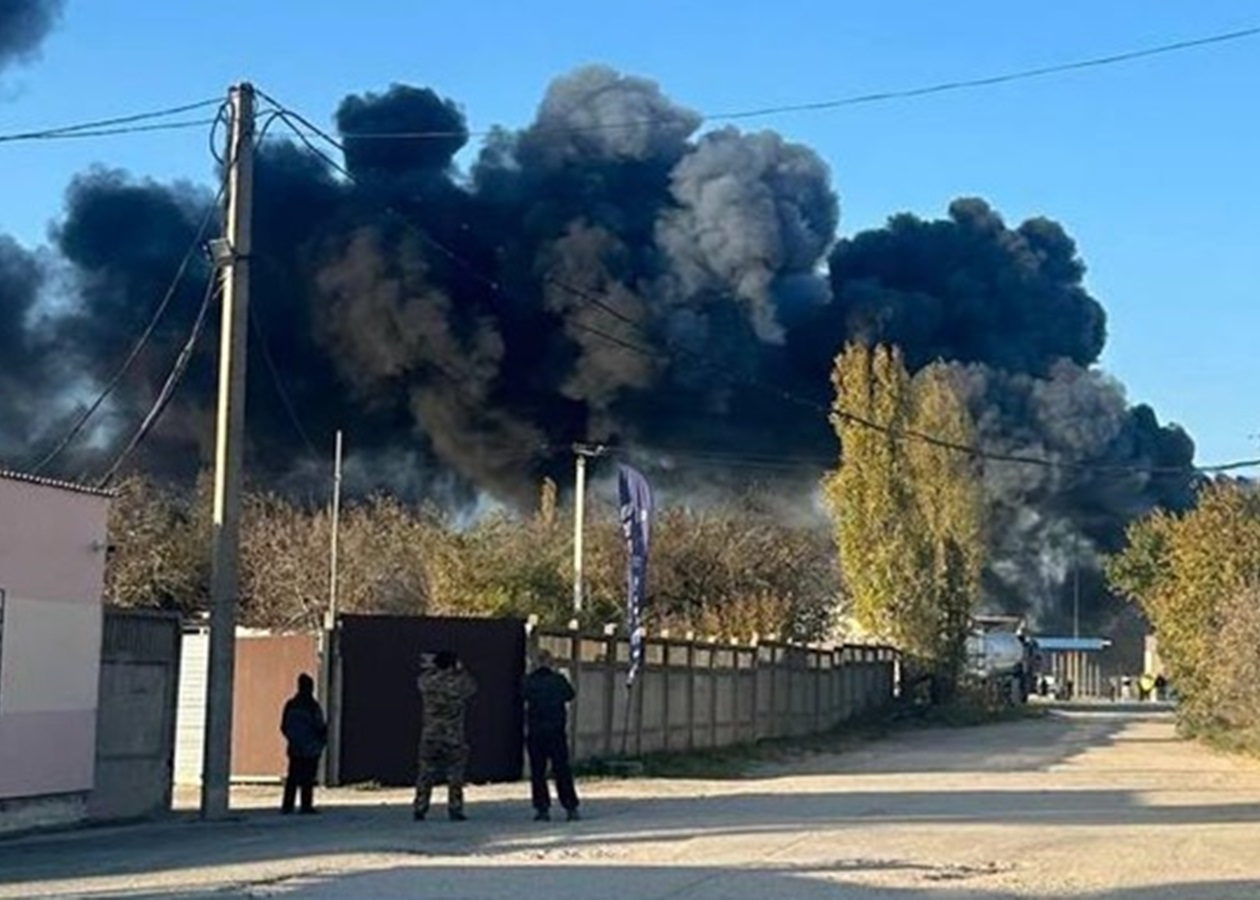Крим відрізають від РФ: дрони ЗСУ знищують паливний тил