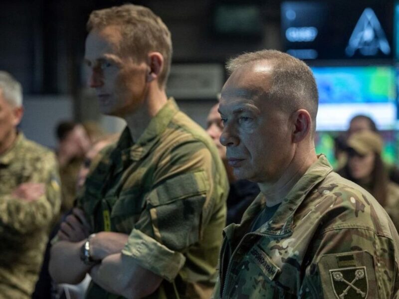 Сирський з норвезьким колегою відвідали фронт