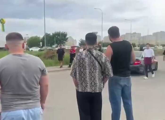 У Краснодарі двоє юнаків напали з ножами на людей: є загибла та поранені