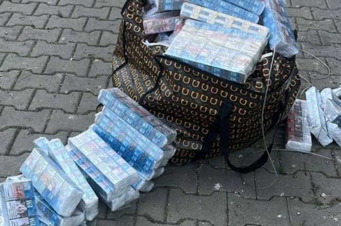 Прикордонники викрили масштабну схованку з тютюном у транспортному засобі