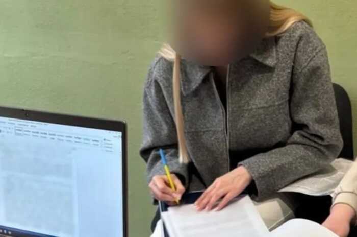 Заробила на безпеці дітей: у Дніпропетровській області підприємиця «відмила» мільйон на ремонті шкільного сховища