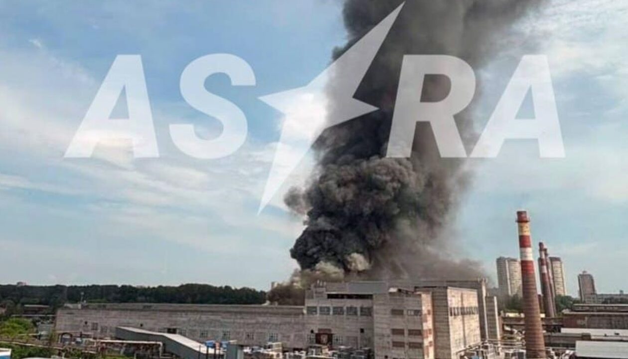 У Новосибірську палає склад оборонного заводу