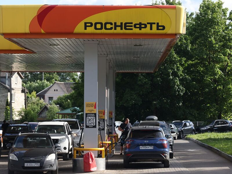 У Росії запроваджують нові ліміти на АЗС