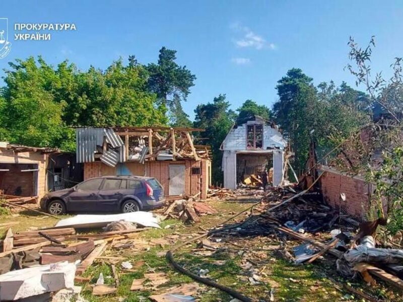 Росіяни вбили дроном дитину і трьох дорослих на Сумщині