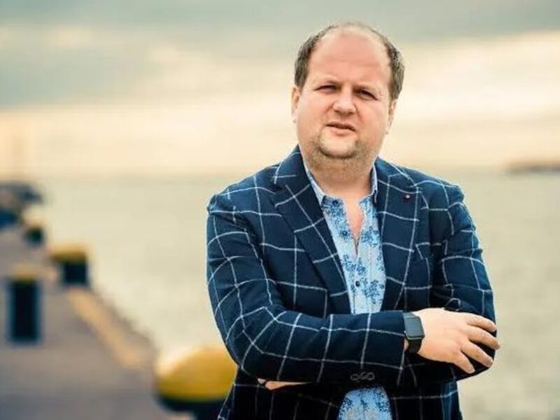 Віктор Бронюк різко розкритикував НМТ після того, як його доньці стало зле