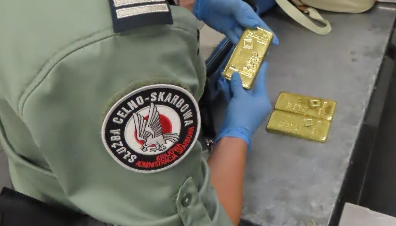 Українка нелегально везла в Польщу три кілограми золота