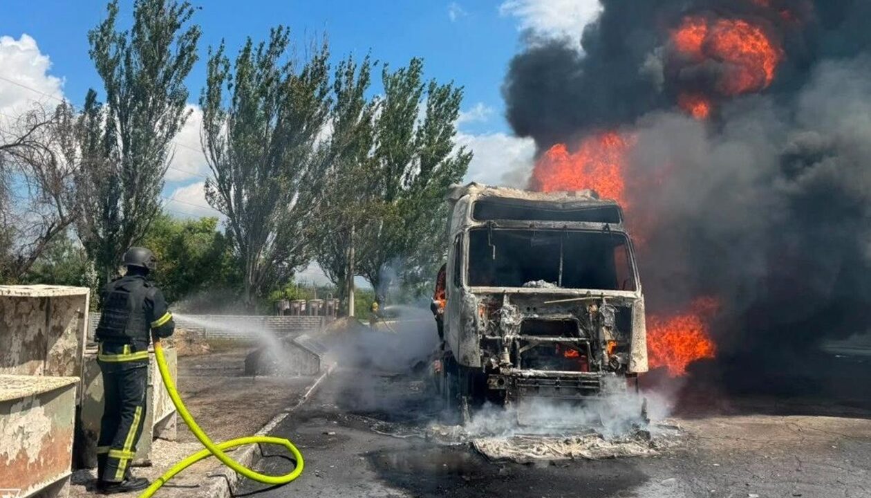 У Слов'янську дрон атакував вантажівку з пальним на АЗС