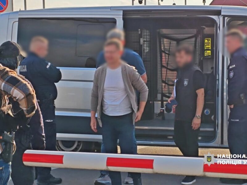 Із Німеччини екстрадували екснардепа, якого підозрюють у відмиванні 20 млн