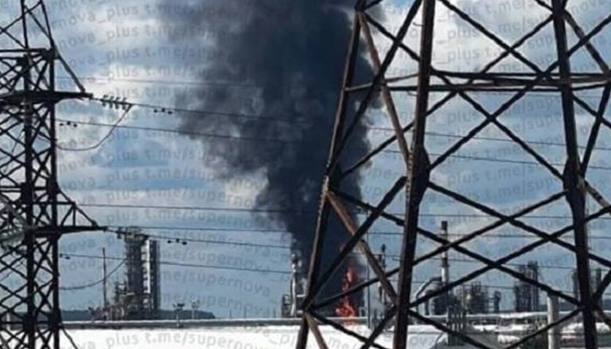 Зеленський заявив про удар по НПЗ у Пермі