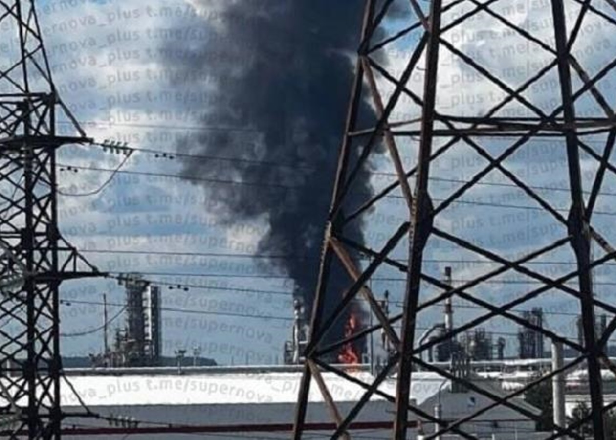 Зеленський заявив про удар по НПЗ у Пермі