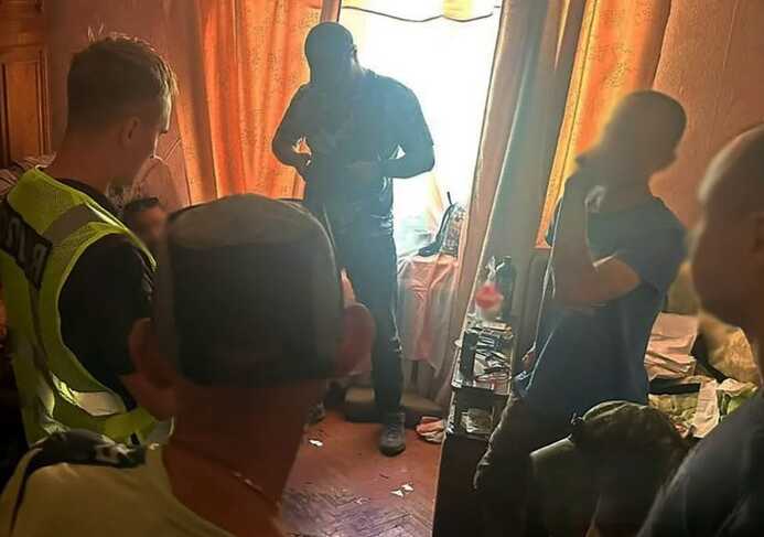У Прилуках ліквідували наркопритон, який організував місцевий житель у власній квартирі